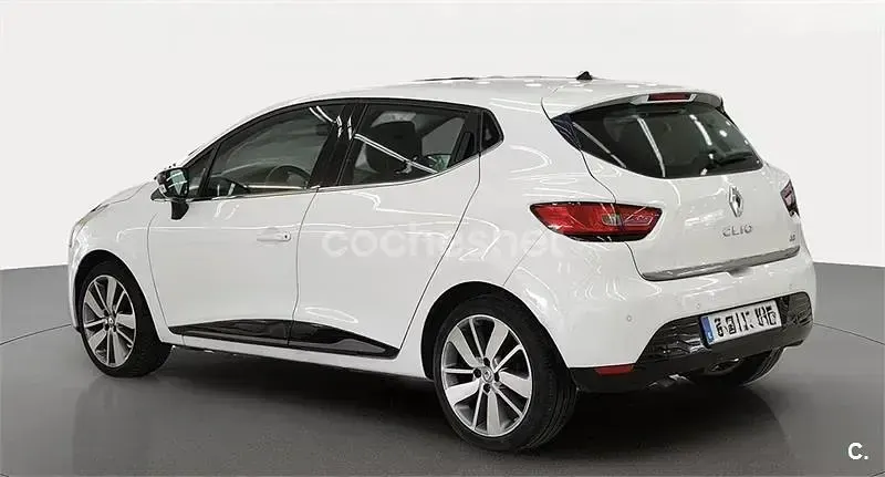 Usado Renault Clio IV 90 CV (66 kW) 2014 Blanco Berlina