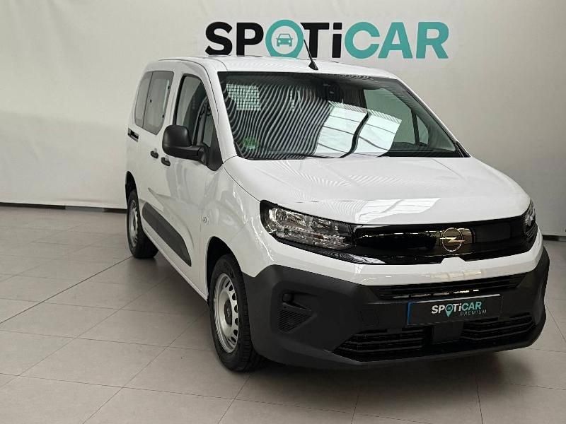 Usado Opel Combo Edition 100 CV (73 kW) 2024 Blanco Monovolumen
