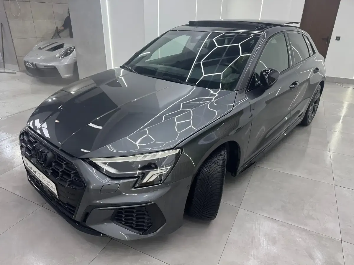 Usado Audi A3 Ambiente 310 CV (228 kW) 2023 Gris Berlina