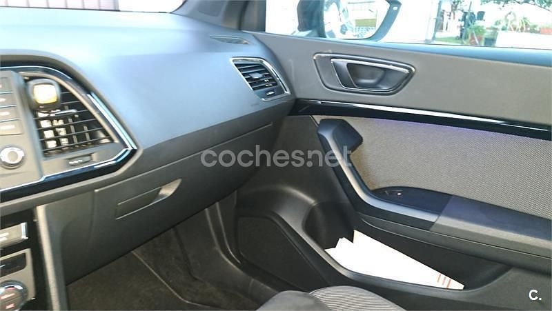 Usado Seat Ateca 4Drive 150 CV (110 kW) 2018 Gris / plata SUV