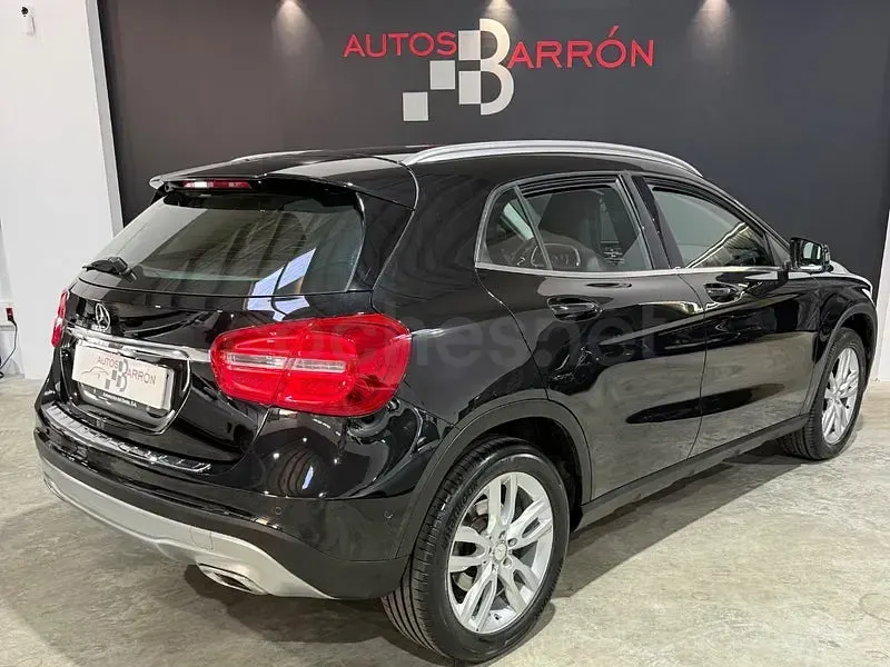 Usado Mercedes GLA200 Urban 136 CV (100 kW) 2015 Negro SUV