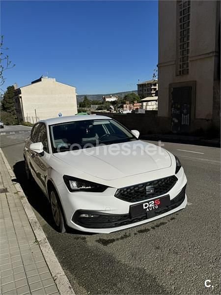 Usado Seat Leon Style 115 CV (84 kW) 2021 Blanco Berlina
