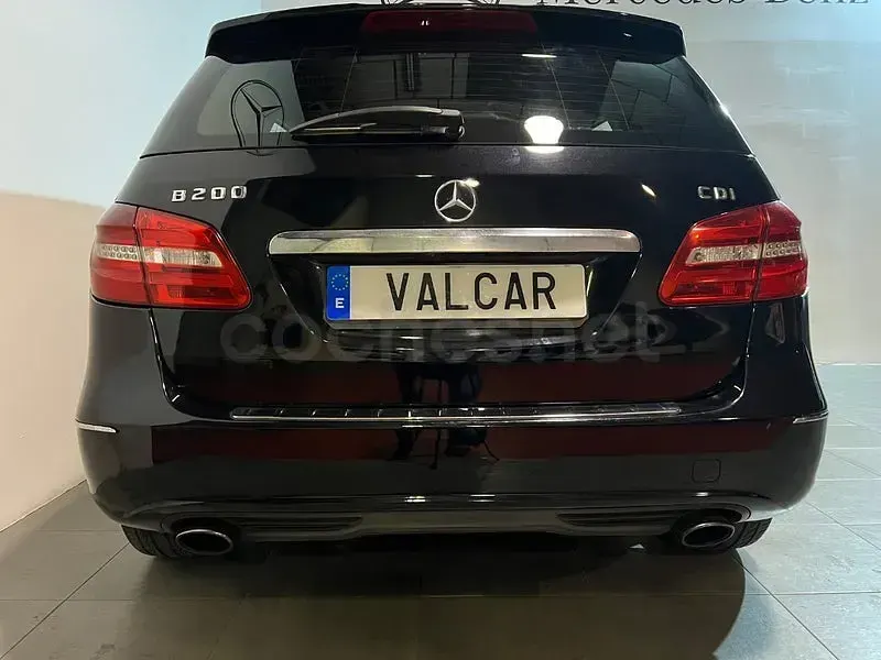 Usado Mercedes B200 136 CV (100 kW) 2013 Negro Utilitario