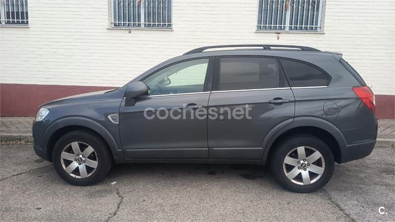 Gris / plata Usado 2010 Chevrolet Captiva LS SUV | 5900 € (Buen precio) - Imagen 1/4