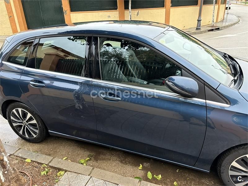 Usado Mercedes B180 116 CV (85 kW) 2020 Azul Monovolumen