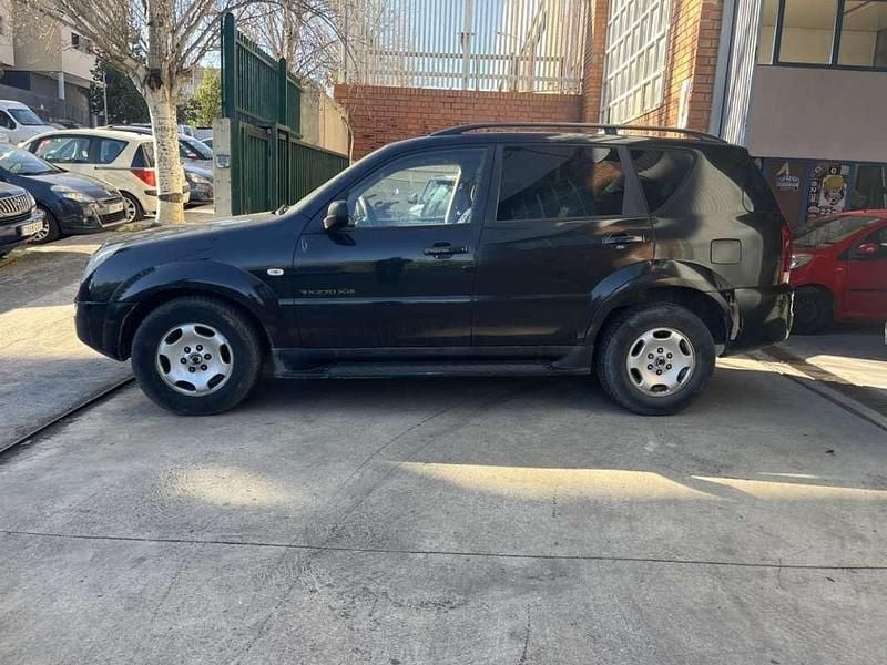 Usado Ssangyong (KGM) Rexton 165 CV (121 kW) 2005 Negro SUV