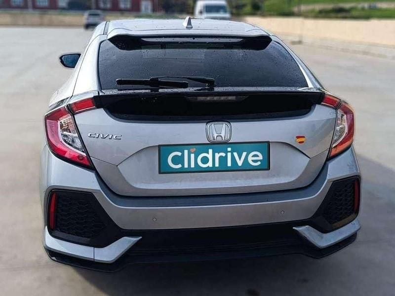 Usado Honda Civic Elegance 129 CV (94 kW) 2018 Gris Utilitario