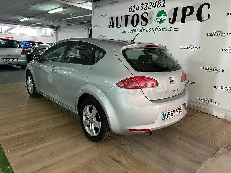 Usado Seat Leon Stylance 102 CV (75 kW) 2007 Gris / plata Utilitario