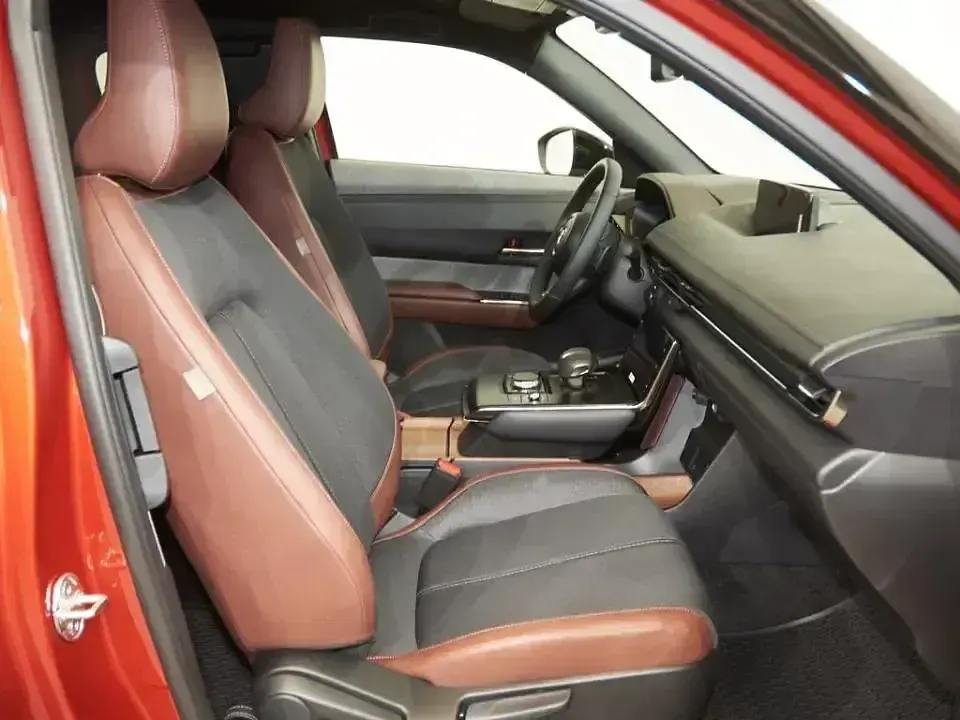 Usado Mazda MX30 Ad'Vantage 125 kW (170 CV) 2025 Marrón SUV
