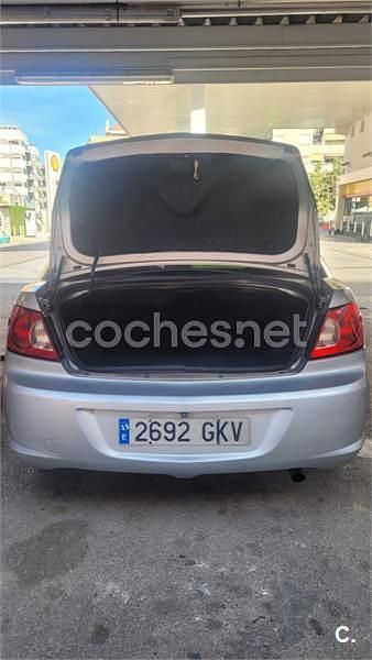 Usado Chrysler Sebring Limited 141 CV (103 kW) 2006 Gris / plata Berlina