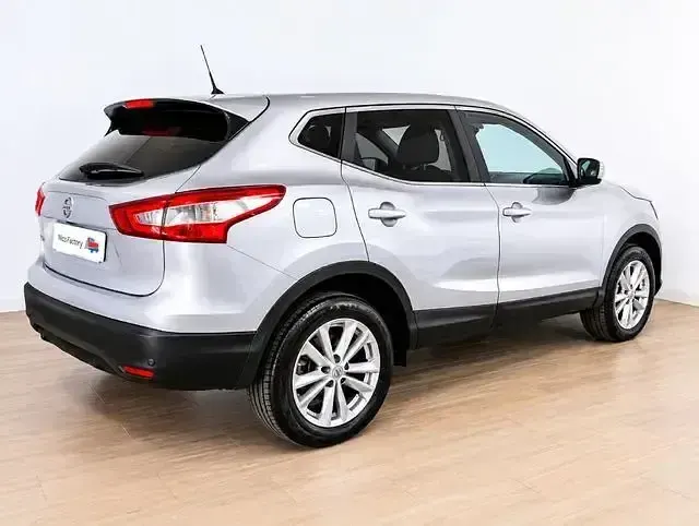 Usado Nissan Qashqai Acenta 116 CV (85 kW) 2016 Gris / plata SUV