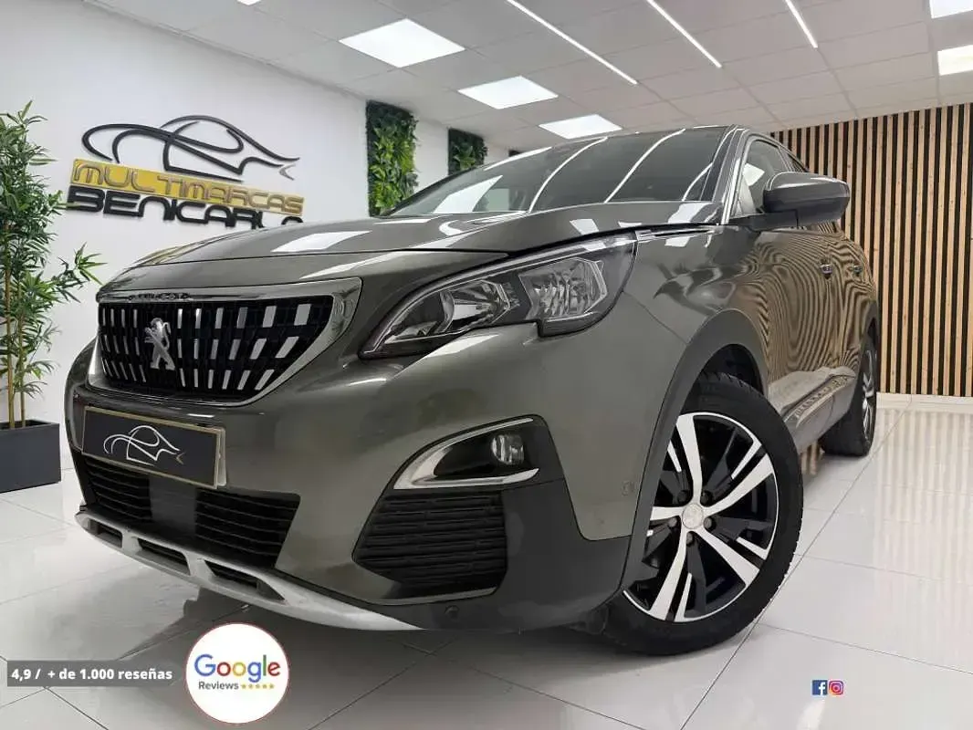 Usado Peugeot 3008 Allure 131 CV (96 kW) 2020 Verde SUV