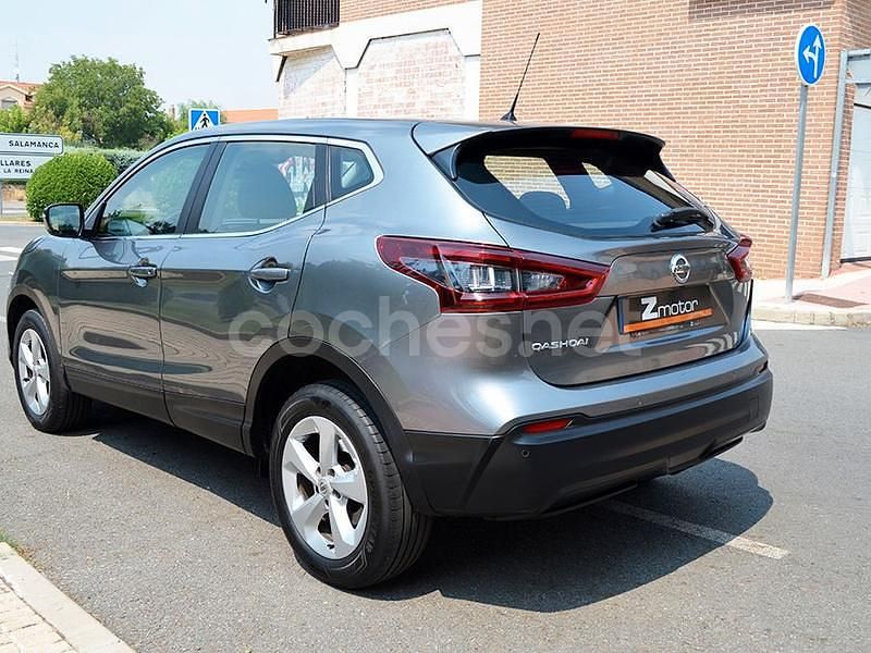 Usado Nissan Qashqai Acenta 115 CV (84 kW) 2020 Gris / plata SUV