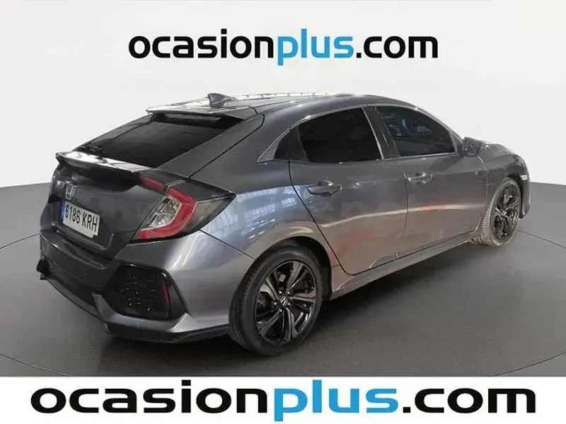 Usado Honda Civic Elegance 129 CV (94 kW) 2018 Gris / plata Berlina