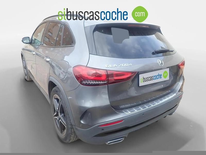 Usado Mercedes GLA200 150 CV (110 kW) 2020 Gris/plata SUV