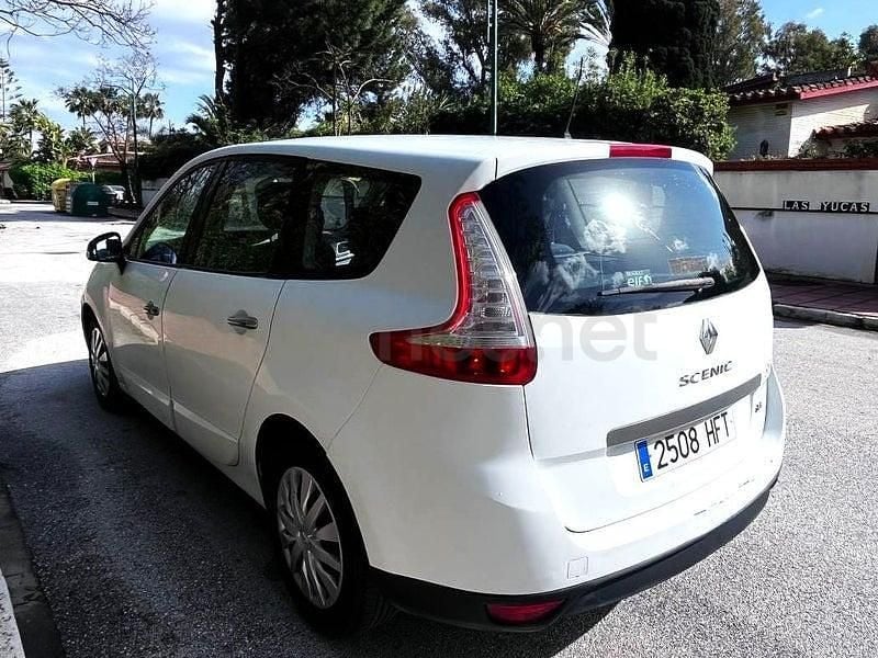 Usado Renault Scénic III Dynamique 110 CV (80 kW) 2011 Blanco Monovolumen