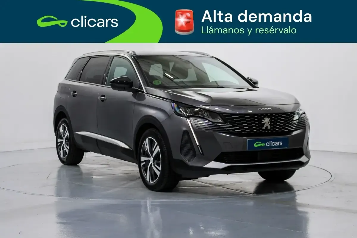 Usado Peugeot 5008 Allure 130 CV (95 kW) 2024 Gris SUV