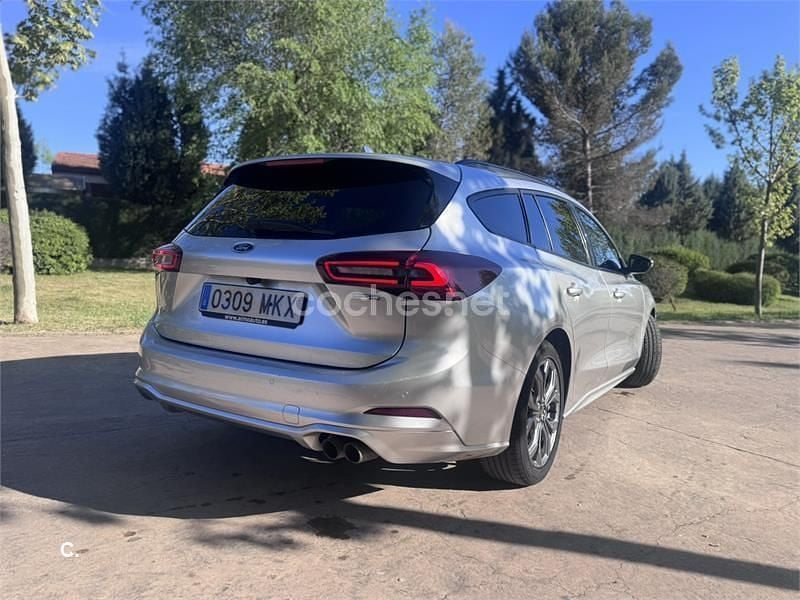 Usado Ford Focus ST-Line X 125 CV (91 kW) 2023 Gris / plata Familiar