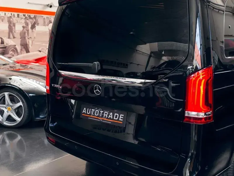 Usado Mercedes V300 Avantgarde 239 CV (175 kW) 2022 Negro Monovolumen
