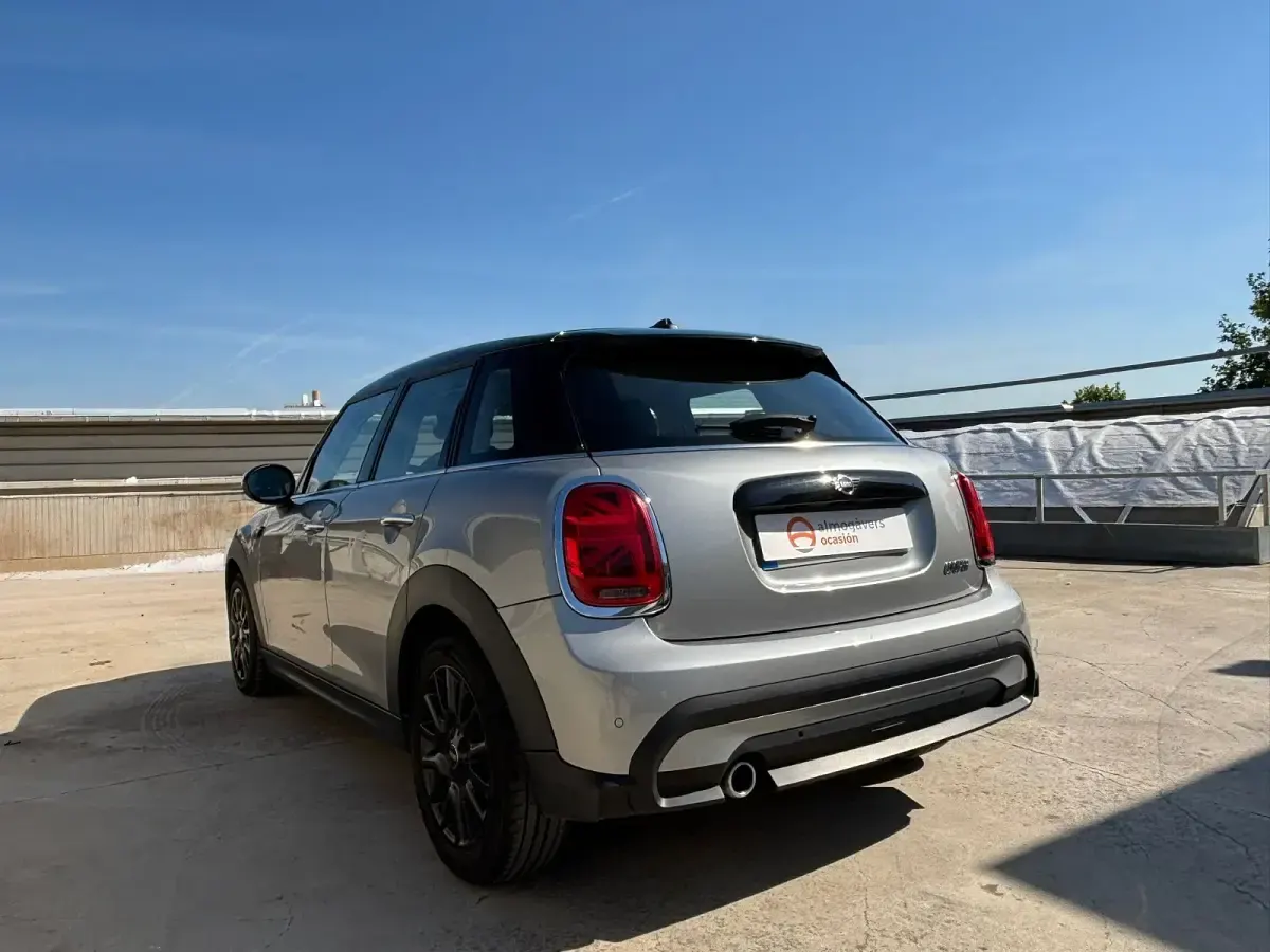 Usado Mini Cooper 136 CV (100 kW) 2024 Gris Utilitario