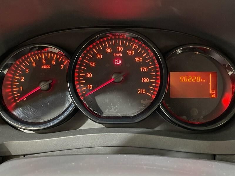 Usado Dacia Dokker Essentiel 107 CV (78 kW) 2021 Blanco Monovolumen