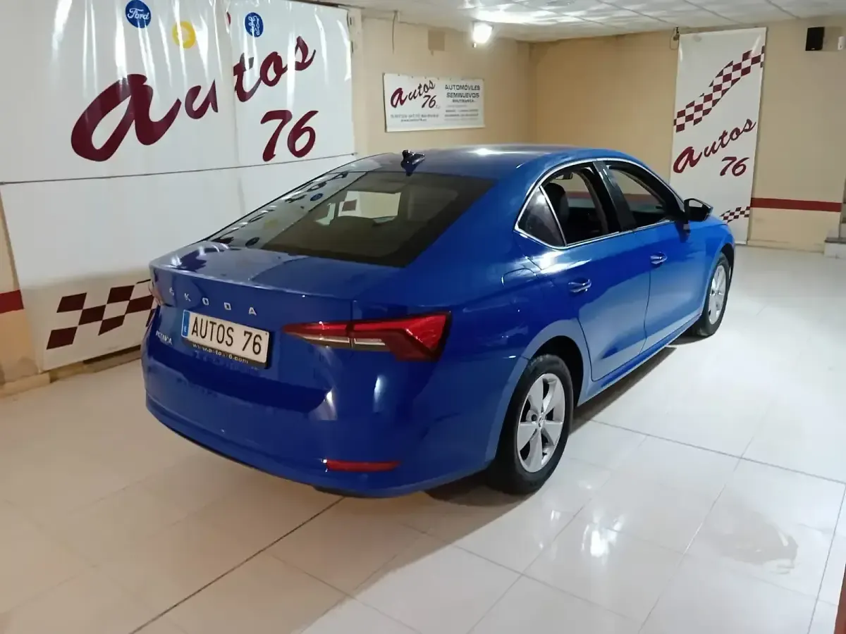 Usado Skoda Octavia Active 115 CV (84 kW) 2022 Azul