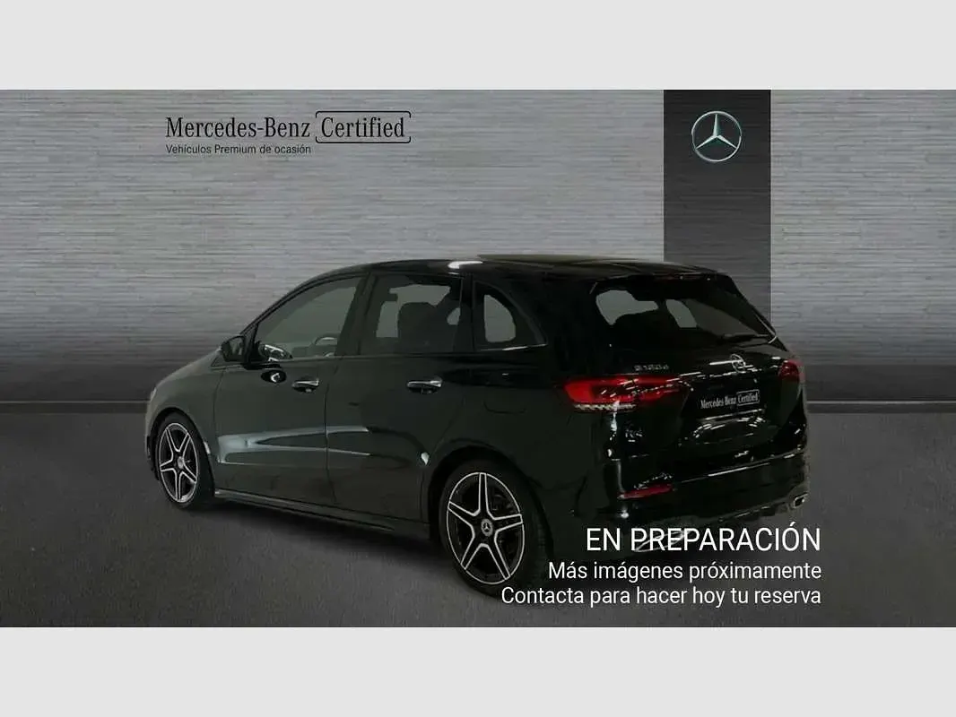 Usado Mercedes B180 116 CV (85 kW) 2022 Negro Monovolumen