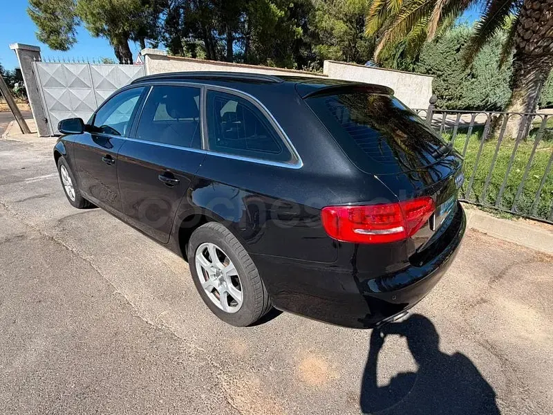 Usado Audi A4 143 CV (105 kW) 2010 Negro Familiar