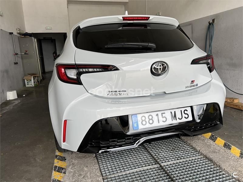 Usado Toyota Corolla 196 CV (144 kW) 2023 Gris / plata Berlina