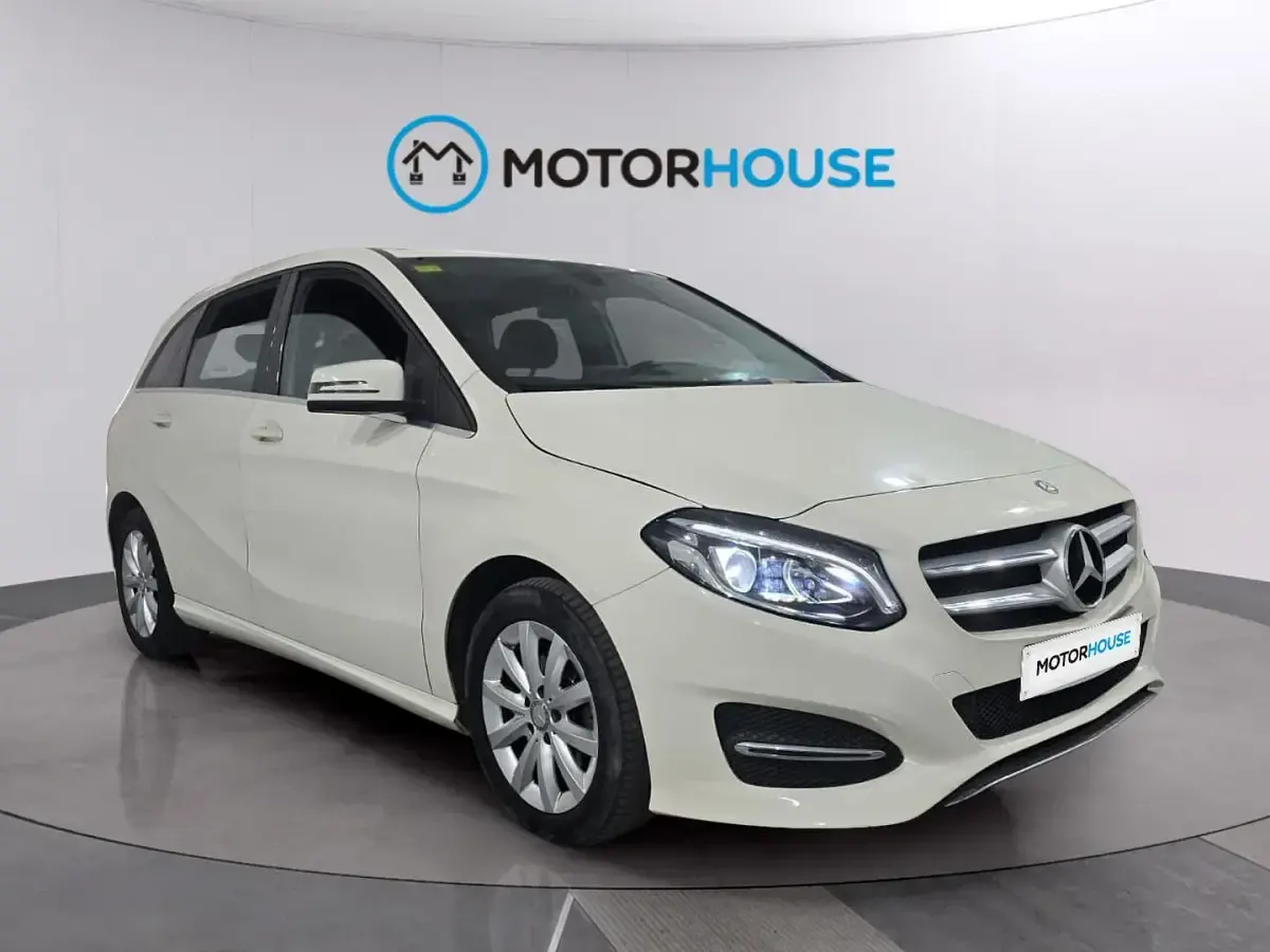 Usado Mercedes B180 Urban 109 CV (80 kW) 2016 Blanco Utilitario