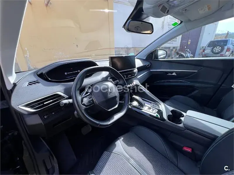 Usado Peugeot 5008 Allure 130 CV (95 kW) 2022 Negro SUV