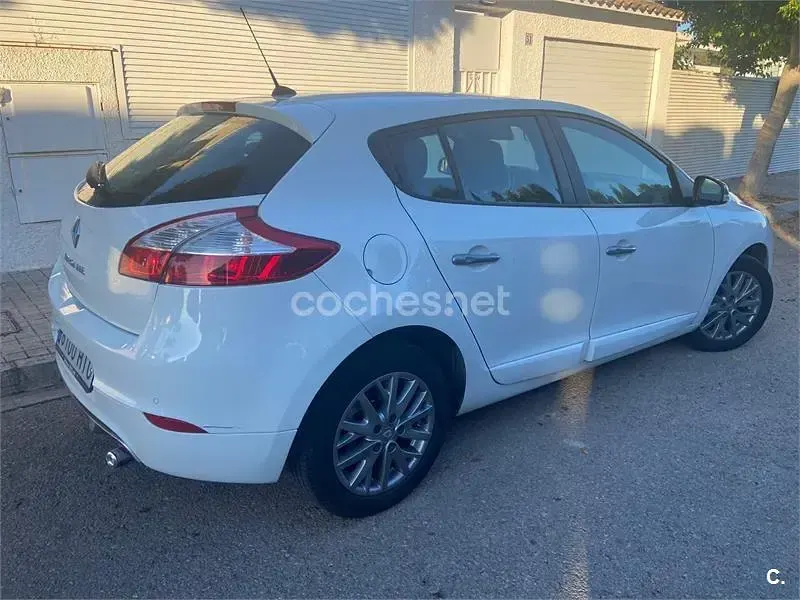 Usado Renault Mégane Expression 115 CV (84 kW) 2013 Blanco Berlina