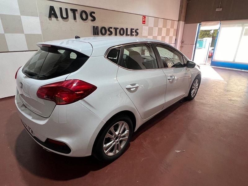 Usado Kia Ceed 135 CV (99 kW) 2013 Blanco Utilitario
