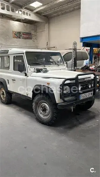 Usado Land Rover Defender 112 CV (82 kW) 1991 Blanco SUV