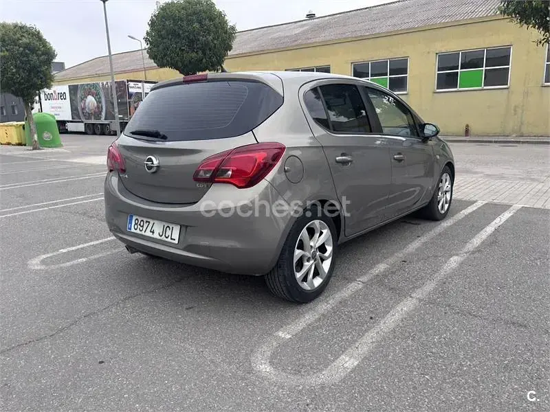 Usado Opel Corsa Selective 75 CV (55 kW) 2015 Gris / plata Utilitario