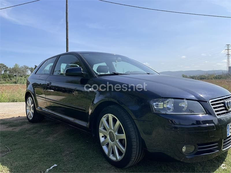 Azul Usado 2004 Audi A3 Ambition Berlina | 2900 € (Buen precio) - Imagen 1/4