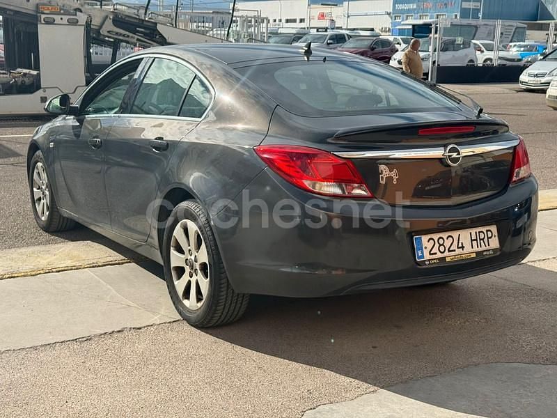 Usado Opel Insignia Selective 130 CV (95 kW) 2013 Marrón Berlina