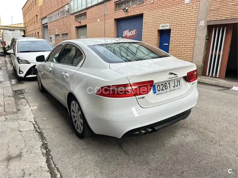 Usado Jaguar XE Pure 180 CV (132 kW) 2016 Blanco Berlina