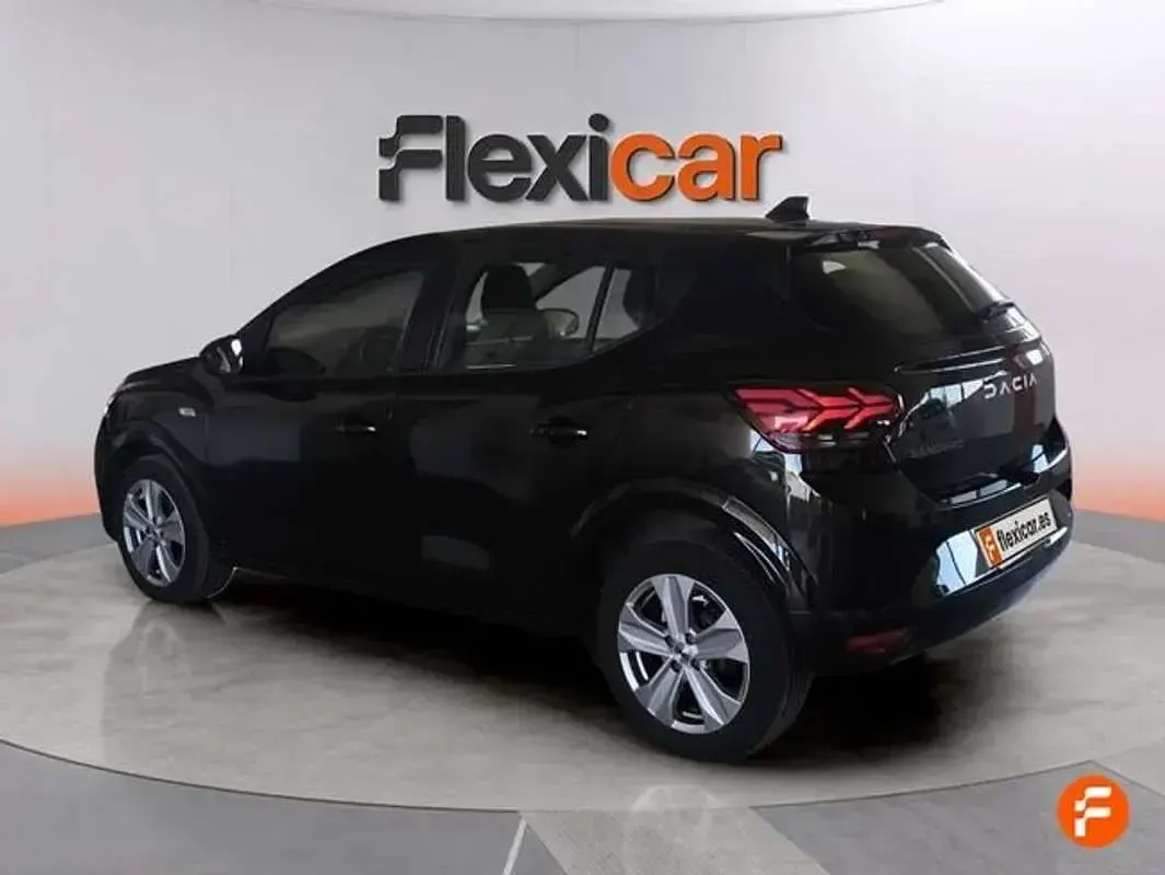 Usado Dacia Sandero Expression 101 CV (74 kW) 2023 Negro Berlina