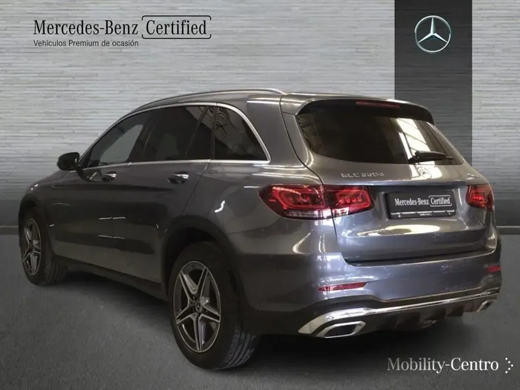 Usado Mercedes GLC220 AMG line 194 CV (142 kW) 2022 Selenitgrey  metallic paint SUV