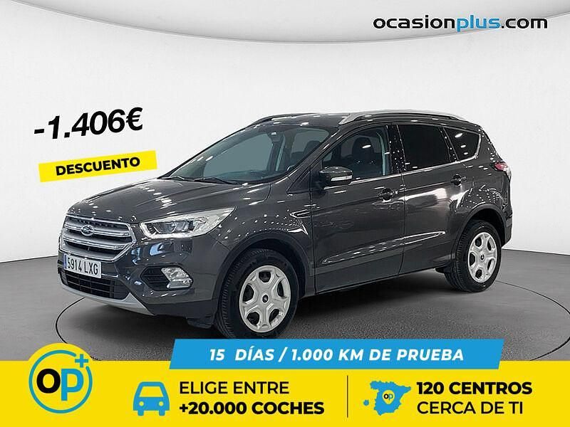 Usado Ford Kuga Trend 150 CV (110 kW) 2017 Gris SUV