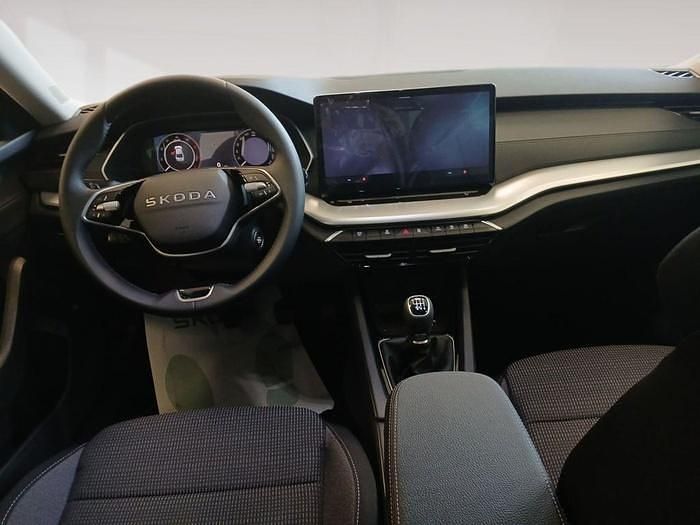 Nuevo Skoda Octavia Selection 116 CV (85 kW) 2025 Blanco Berlina