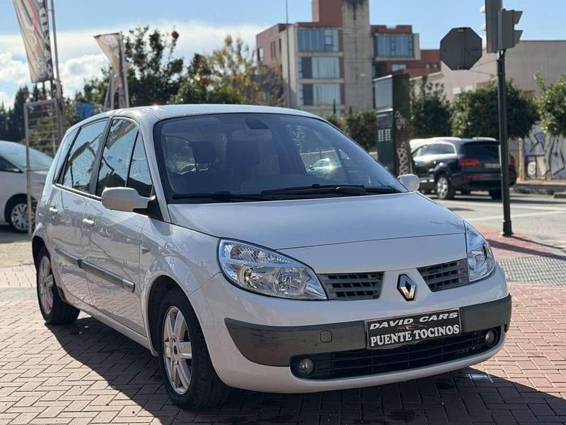 Usado Renault Grand Scénic II Authentique 114 CV (83 kW) 2006 Blanco Monovolumen