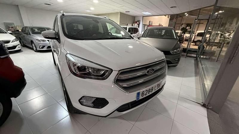 Usado Ford Kuga Limited 150 CV (110 kW) 2019 Blanco SUV