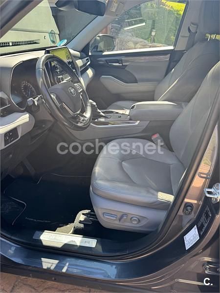 Usado Toyota Highlander Advance 246 CV (180 kW) 2021 Gris / plata SUV
