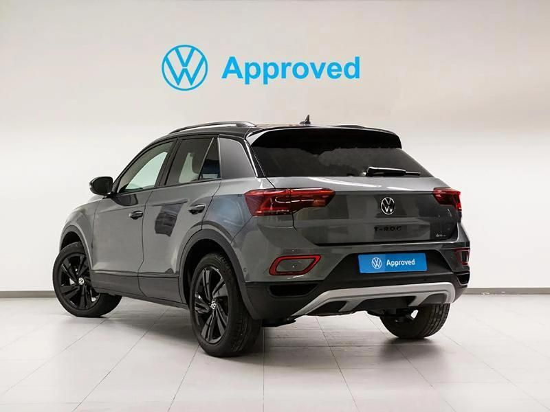 Usado VW T-Roc 115 CV (84 kW) 2025 Gris/plata SUV