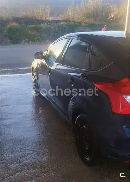Usado Ford Focus Trend 115 CV (84 kW) 2012 Azul Berlina