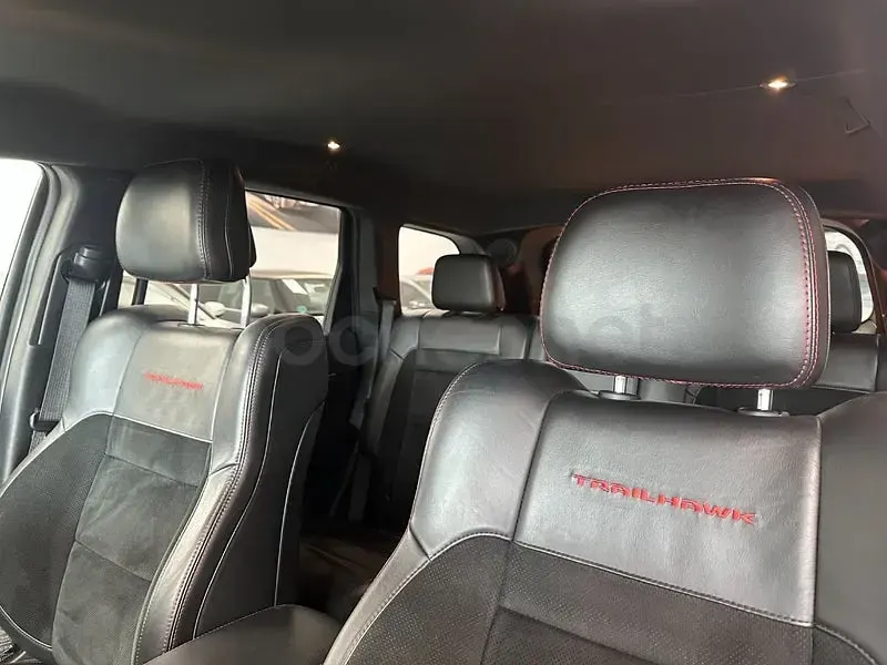 Usado Jeep Grand Cherokee Trailhawk 250 CV (183 kW) 2018 Gris / plata SUV