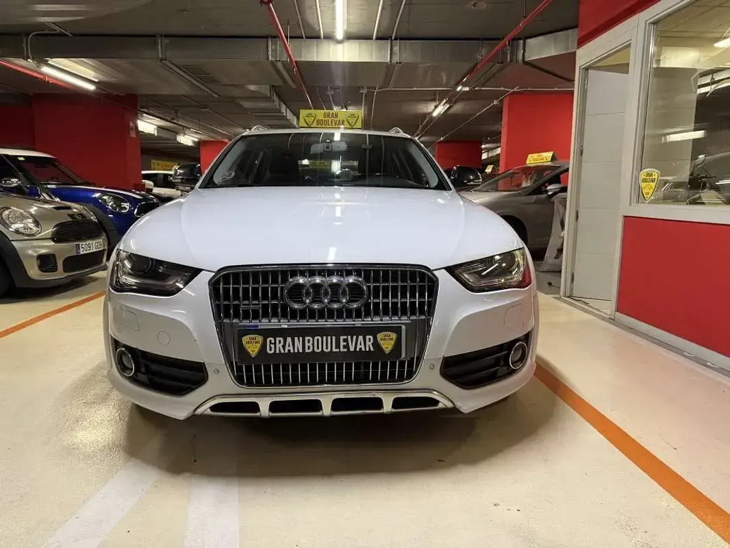 Usado Audi A4 Allroad Ambiente 245 CV (180 kW) 2014 Blanco Familiar