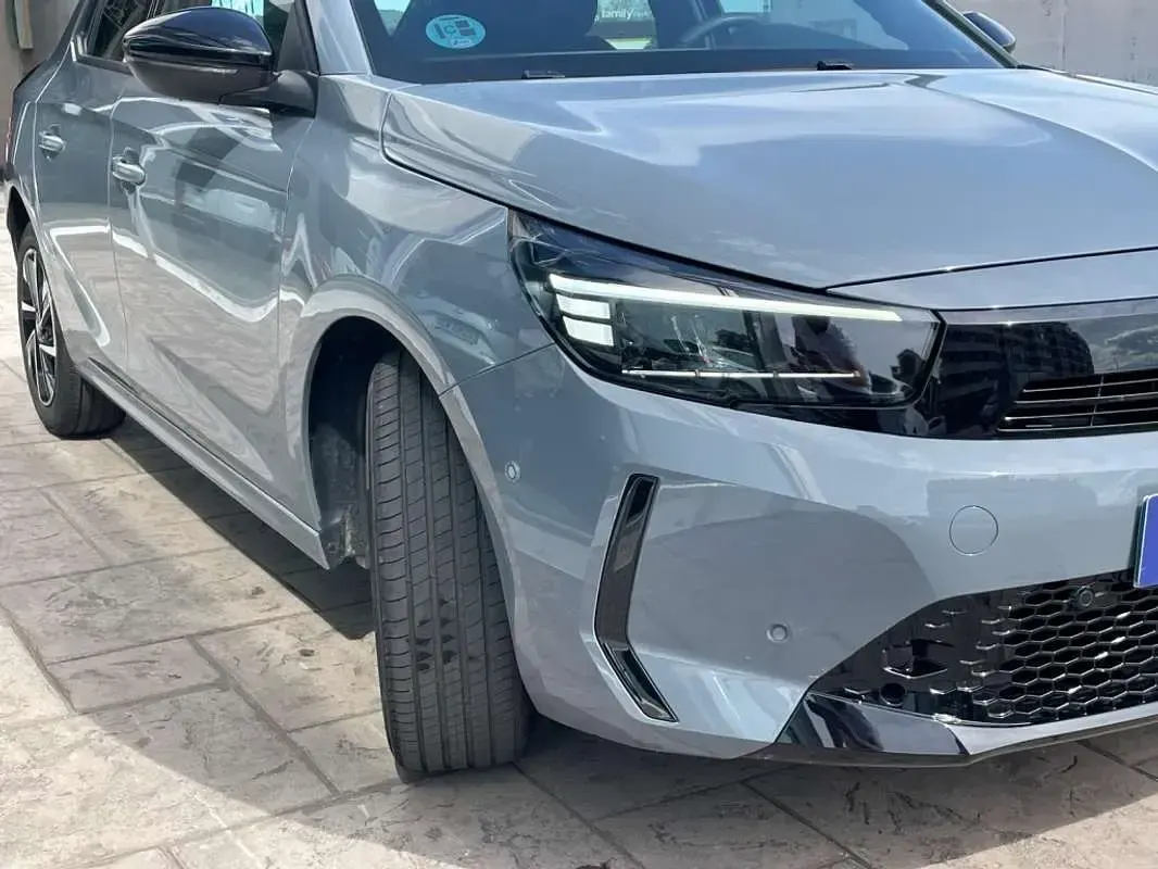 Usado Opel Corsa S 101 CV (74 kW) 2024 Gris Utilitario
